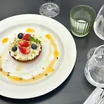 Western Restaurant Ile De France Hotel 4*
