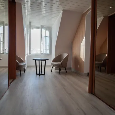 Western Restaurant Ile De France Hotel 4*