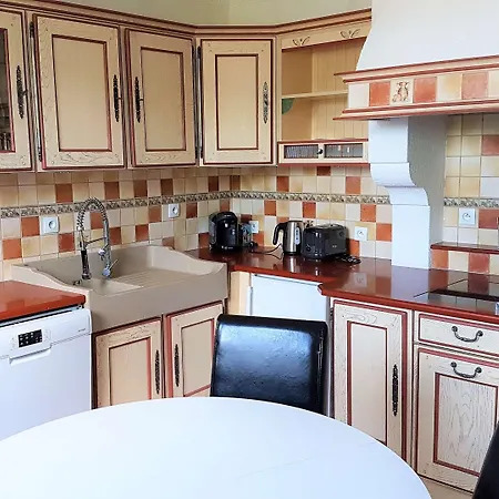 Western Restaurant Ile De France Hotel 4*