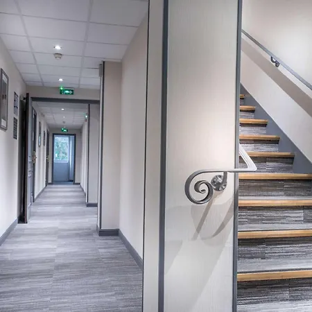 Western Restaurant Ile De France Szálloda