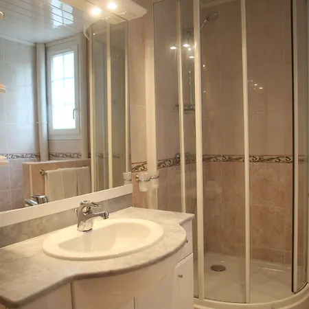 Western Restaurant Ile De France 4*