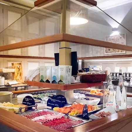 Western Restaurant Ile De France Szálloda