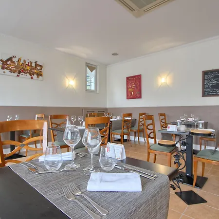 Western Restaurant Ile De France Hotel 4*