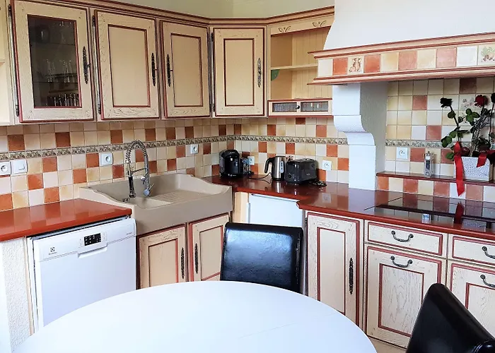 Western Restaurant Ile De France Hotel 4*