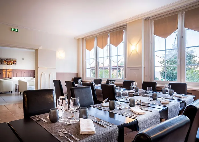 Western Restaurant Ile De France 4* Château-Thierry