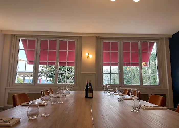 Hotel Western Ile De France 4*