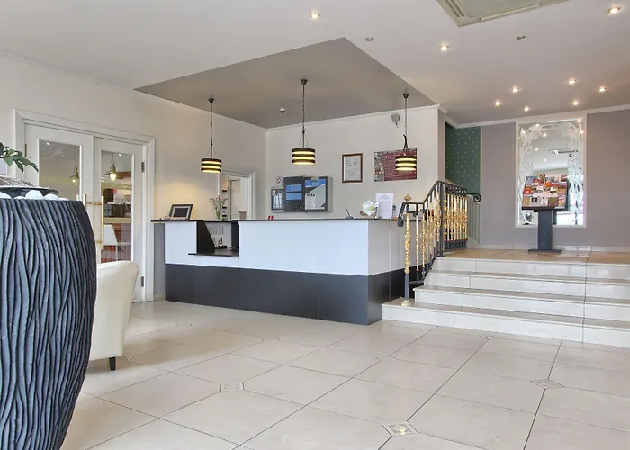 Hotel Western Ile De France 4*