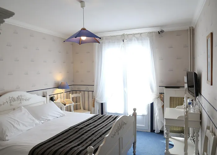 Western Restaurant Ile De France Hotel 4*