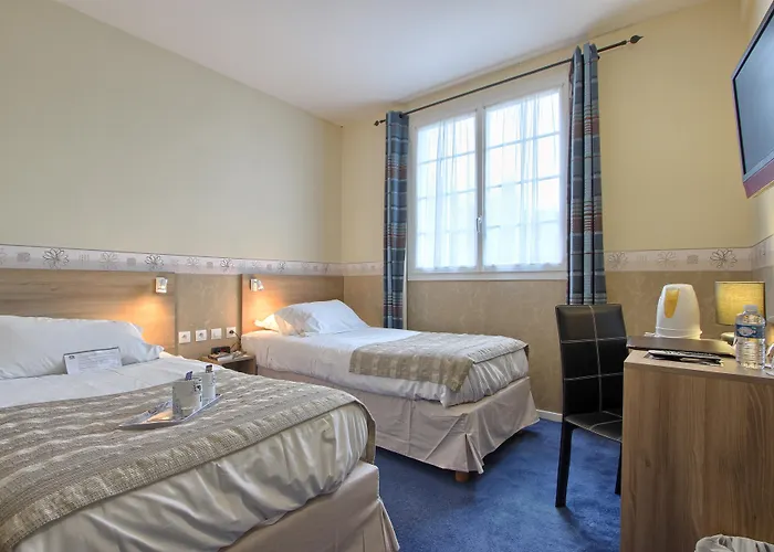 Hotel Western Ile De France 4*