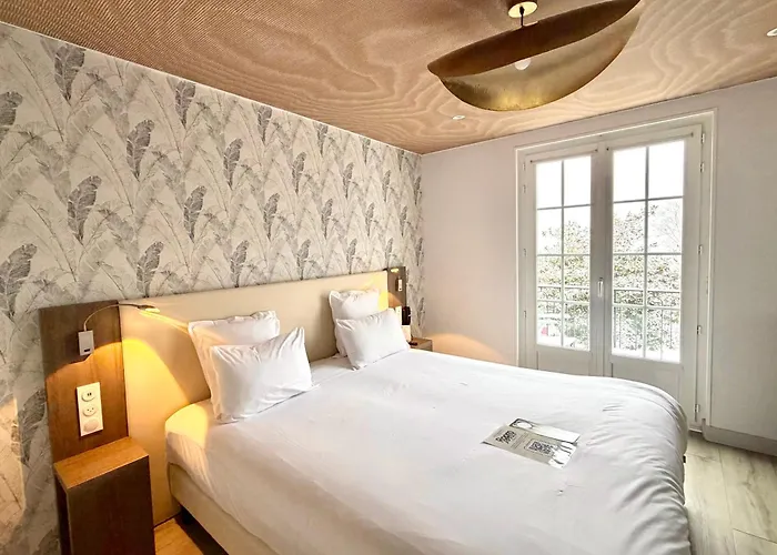 Western Restaurant Ile De France 4*